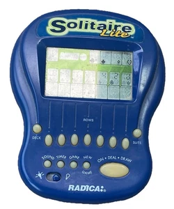 Videojuego de cartas portátil Radica Solitaire Lite 1997 - probado funciona - Imagen 1 de 2