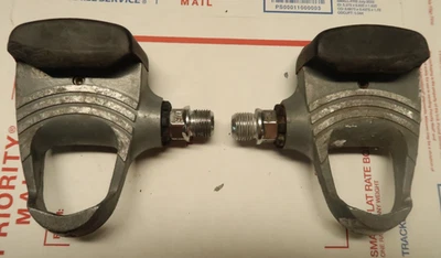 Pedales sin clip Campagnolo Look Style años 90 grises envío prioritario USPS gratis por correo Foto 1 de 4