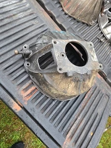 Vintage CHEVROLET 4 SPEED BELL HOUSING 460486 CAMARO CHEVELLE CORVETTE Oem Used - Picture 1 of 7