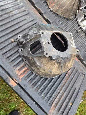 Vintage Chevrolet 4 velocidades carcaça de sino 460486 Camaro Chevelle Corvette Fabricante de Equipamento Original Usado - Imagem 1 de 4