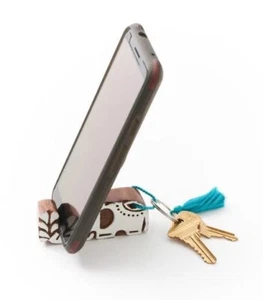 Elefant Reise Schlüsselanhänger Handy Zubehör Ständer - handbemalt Holz - Bild 1 von 2