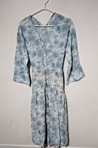 Vince Womens Dress XXS White Blue Dahlia Print Back Cut Out Double V Midi $425 - Picture 1 of 5