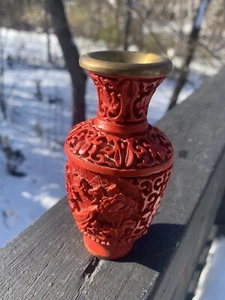 Vintage 4”T HAND CARVED RED FLORAL CINNABAR CHINESE VASE Brass Sleeve - Picture 1 of 15