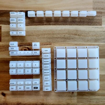 Native Instruments Maschine Mk2 Parts - All Buttons and Pads (Original) - Bild 1 von 4