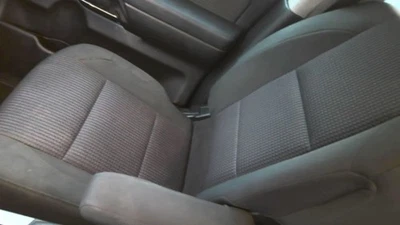 TITAN     2011 Front Seat 5189773 Foto 1 de 2
