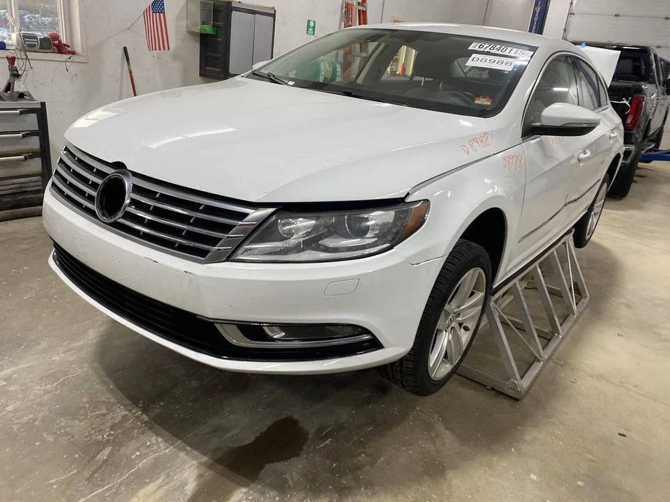 Used Front Right Seat Belt Front fits: 2016 Volkswagen Cc bucket seat passenger - Image 1 of 4