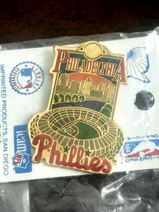 ⚾️  Vintage Philadelphia Phillies Veterans Stadium Metal Pin 1.5" P9 - Picture 1 of 18