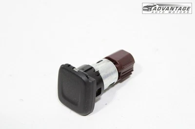 Chevrolet Camaro 2016-2024 consola central toma de corriente 25774623 OEM Foto 1 de 4