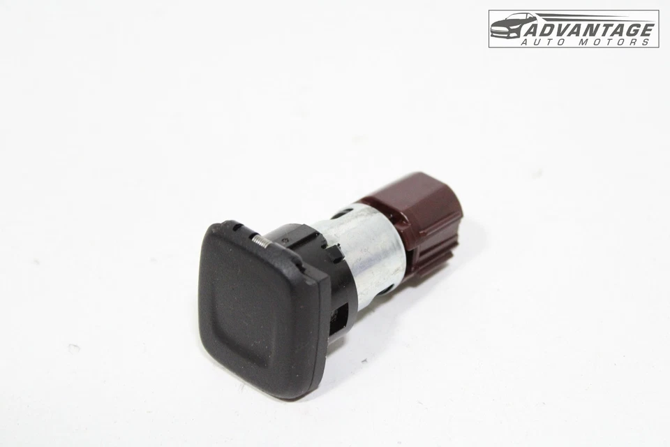 2016-2024 CHEVROLET CAMARO CENTER CONSOLE POWER OUTLET SOCKET 25774623 OEM - Image 1 of 4