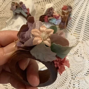 4 servilleteros vintage de hadas boho de madera tallada flores de seda 3"x2,5" fiesta del té - Imagen 1 de 7