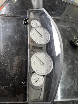 Chrysler 300c Crd velocímetro painel cluster relógios Speedo 87.000 - Imagem 1 de 4