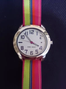 Vintage Nine West Uhr Mehrfarbig Armband Echtleder Rückseite Edelstahl - Bild 1 von 6