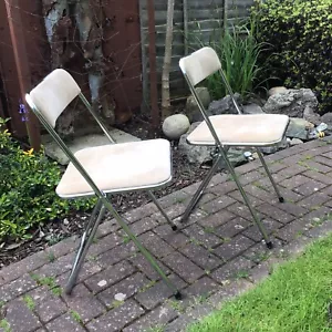 Pair Of Vintage Cream Suedette, Brown Moulded Plastic & Metal Folding Chairs - Picture 1 of 12
