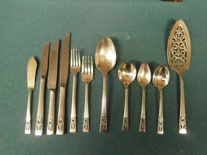Vajilla Oneida CORONATION Patrón Plateado Elección Artículo Único Buen Estado - Imagen 1 de 12