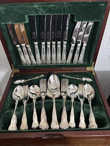Schönes Sheffield versilbertes 45-teiliges Besteck mit Königsmuster Kantine - Bild 1 von 13
