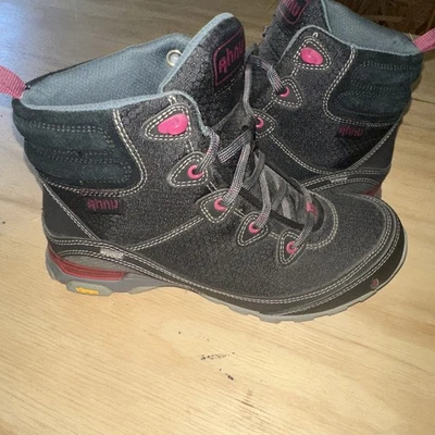 Botas de senderismo Ahnu Suger Pine para mujer talla 6,5 suela Vibram botas de invierno limpias Foto 1 de 4