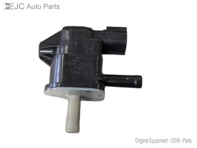 Válvula de purga EVAP de 2016 Subaru Outback 2.5 16131AA060 Foto 1 de 4