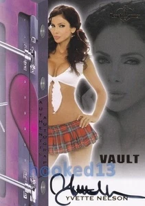 Tarjeta de ""autógrafo auténtico"" Bench Warmer VAULT Yvette Nelson 2012 - Imagen 1 de 2