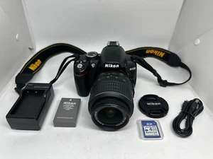 Nikon D3000 10.2MP Digital SLR Camera w/ AF-S DX Nikkor 18-55mm G VR Lens - Picture 1 of 18