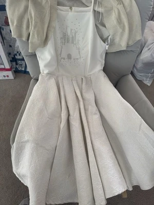 Vestido Blanco Castillo Disney con Detalles Bordados Dress Shop Disneyland Foto 1 de 4