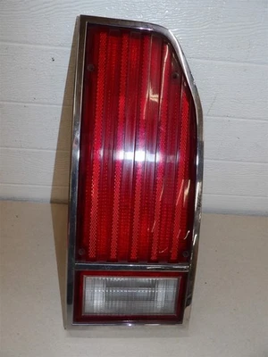 79-1991 CROWN VICTORIA LTD STATION WAGON RH PASSENGER SIDE TAILLIGHT ASSMBLY OEM - Image 1 of 4