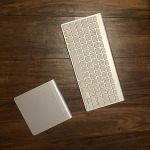 Apple magic keyboard A1314 & Trackpad A1339 For Parts Lot, NOT WORKING - Picture 1 of 4