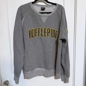 The Wizarding World Of Harry Potter Sweatshirt XL Gray Hufflepuff Crewneck - Picture 1 of 5