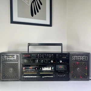 Reproductor de radio casete boombox Ghetto Blaster modelo plateado 1009 funcionando años 80 - Imagen 1 de 14