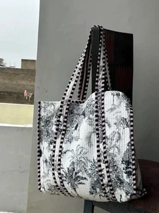 Indian White Safari Printed Quilt Shoulder Bag Women's Beach Cotton Tote Handbag - Picture 1 of 3