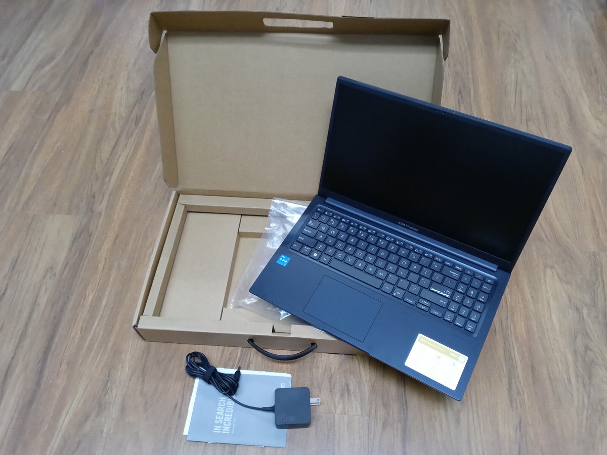 再募集】富士通 ノートパソコン fmv lifebook SH90/w