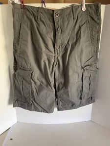LEVI STRAUSS Men's Gray Cargo Shorts 6-Pockets~SIZE 30~100% Cotton - Picture 1 of 3