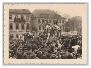 Mainz 1952 - Rosenmontag - mudanza edificio posguerra - foto antigua década de 1960 - Imagen 1 de 2