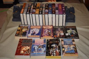 Valdemar lot/set by Mercedes Lackey (Hardcover/paperback mix) - Foto 1 di 1