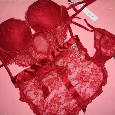 Victoria's Secret 34A 34B S DELANTAL BOMBA Peluche BABYDOLL Set Tanga ROJO Encaje Foto 1 de 3