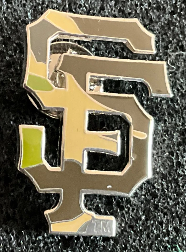 San Francisco Giants Logo Camo Salute to Service Collector Pin - Image 1 of 1
