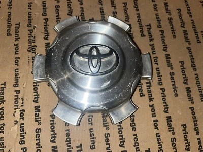 2001-2002 Toyota 4runner OEM tampa do cubo central de alumínio - (1) veja fotos - Imagem 1 de 4