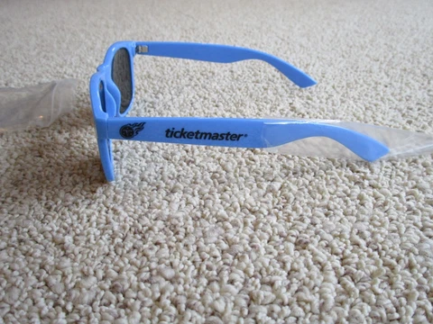 New In Package Light Blue NFL Tennessee Titans Ticketmaster CMT Sunglasses Cover