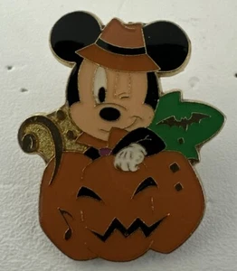 Mickey Mouse Halloween Pumpkin Tokyo Disneyland Bat Pin Hat Tie Collectible 1.5” - Picture 1 of 9