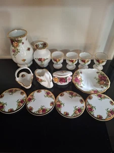 Royal Albert 'Old Country Roses' Ornaments and Trinkets - Picture 1 of 11