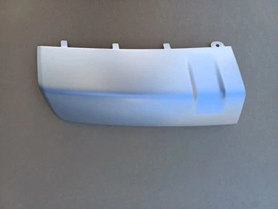 Holden adventra Vy Vz Genuine Rear Bumper Bar Applique Facia #92183841 - image 1 of 4