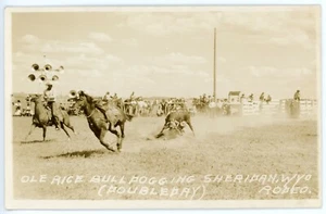 Cartolina RPPC Rodeo Sheridan WY Ole Rice Bulldogging Doppio Giorno Non Spedita - Foto 1 di 2