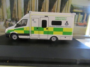 oxford diecast ambulance
