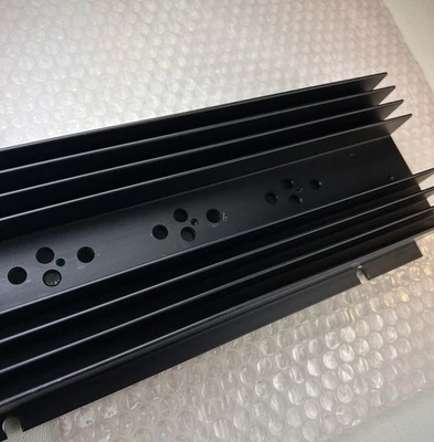 Большой радиатор для транзисторов TO-3 — 12 дюймов x 4,75 дюйма x 2 дюйма, 2,5 фунта - Изображение 1 из 4