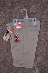 Jungen Neu mit Etikett Wrangler 100 % Baumwolle Shorts - Größe 8 normaler BLITZVERKAUF - Bild 1 von 1