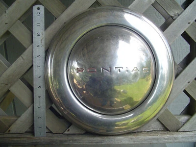 UNA PONTIAC CHIEFTAIN SAFARI STAR CHIEF TAPACUBOS CUBIERTA DE RUEDA TAPA CENTRAL ANTIGUA Foto 1 de 4