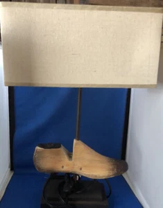 EINE VINTAGE KERAMIK HOLZ SCHUHLAMPE - EXTREM EINZIGARTIG - UNIKAT - Bild 1 von 8