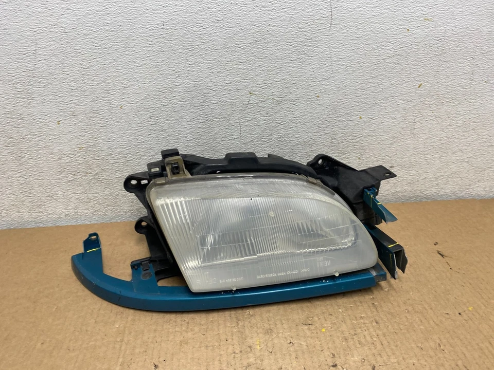 Faro halógeno lateral derecho pasajero Ford Aspire 1994 a 1996 L8217 DG Foto 1 de 4