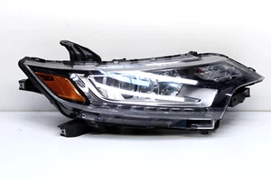 Damage! 2017-2022 Mitsubishi Outlander RH Right Side Halogen Headlight OEM - Picture 1 of 10