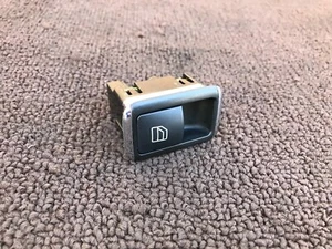 ✔MERCEDES W204 C63 C350 C300 C250 REAR WINDOW DOOR SWITCH BUTTON OEM - Bild 1 von 4