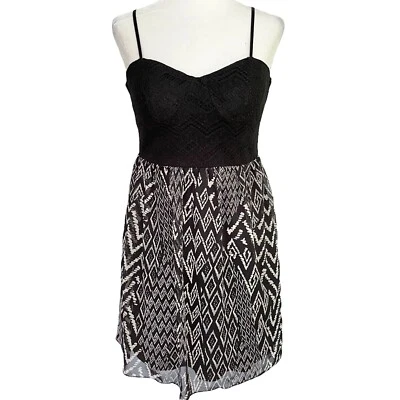 Vestido Trixxi Chevron Estampado Crochet Tres Corazones Rosa Camiseta sin Mangas Mini Negro Blanco Foto 1 de 4